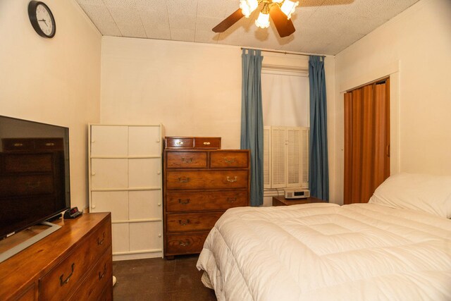 5028 N Sawyer Ave, Chicago, IL 60625 - bedroom featuring a ceiling fan