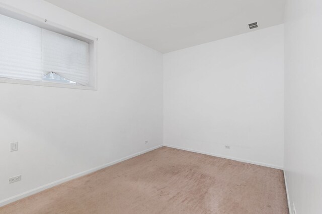 5028 W Lawrence Ave, Chicago, IL 60630 - unfurnished room with carpet