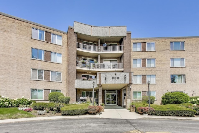 900 E Wilmette Rd Unit 205, Palatine, IL 60074 - view of apartment building / complex