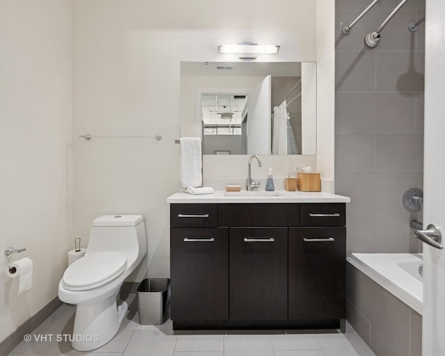 1800 W Grace St Unit 523, Chicago, IL 60613 - full bath featuring vanity, tile patterned floors, and tiled shower / bath combo
