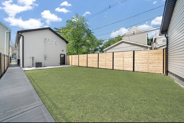 1444 W 49th Pl, Chicago, IL 60609 - view of fenced backyard