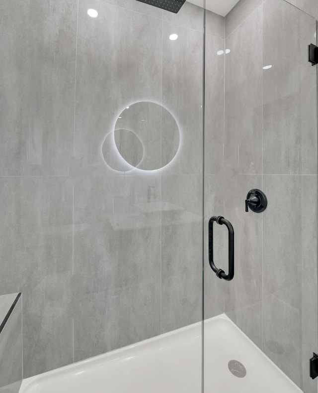 1444 W 49th Pl, Chicago, IL 60609 - full bathroom featuring a stall shower