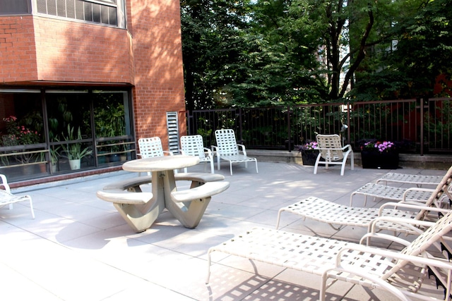 899 S Plymouth Ct Unit 1103, Chicago, IL 60605 - view of patio / terrace