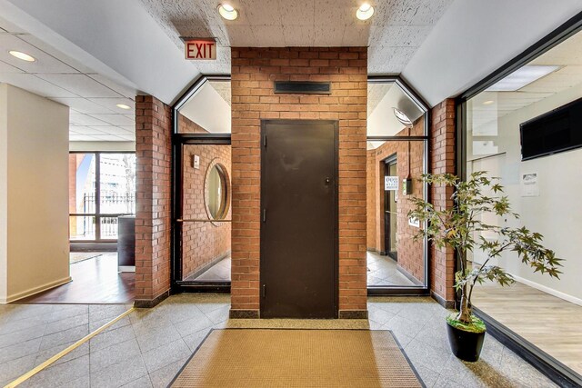 899 S Plymouth Ct Unit 1103, Chicago, IL 60605 - lobby with recessed lighting