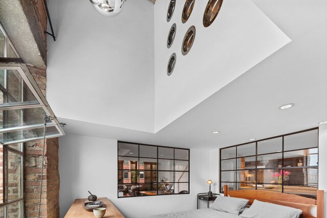 531 S Plymouth Ct Unit 602, Chicago, IL 60605 - living room featuring recessed lighting