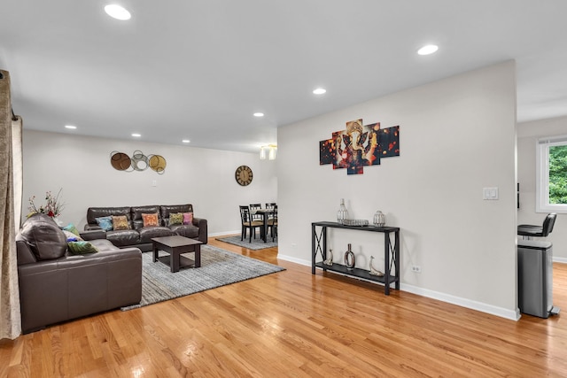 633 Buckthorn Ter, Buffalo Grove, IL 60089 - living room with light wood finished floors and recessed lighting