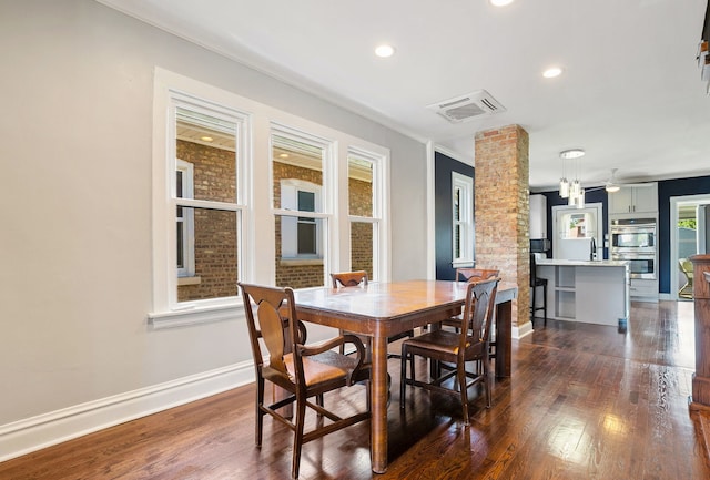 919 N Harvey Ave, Oak Park, IL 60302 - dining area featuring dark wood finished floors and recessed lighting