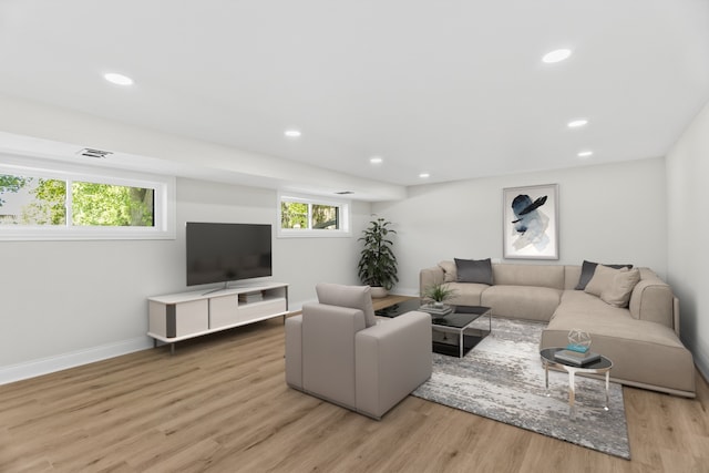 319 Kilpatrick Ave, Wilmette, IL 60091 - living area featuring wood finished floors and recessed lighting
