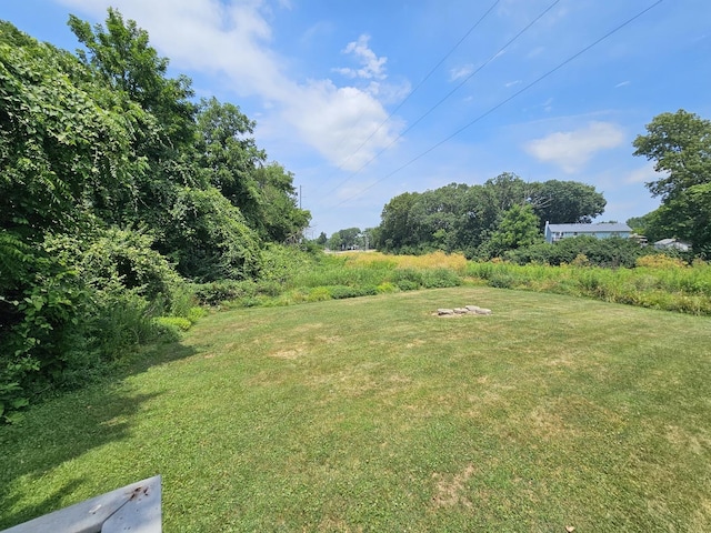 2875 N Vine St, Decatur, IL 62526 - view of green lawn