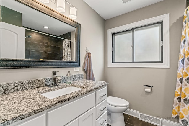 330 N Country Club Dr, Addison, IL 60101 - full bathroom featuring vanity, tiled shower, and tile patterned flooring