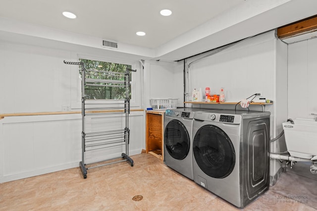 330 N Country Club Dr, Addison, IL 60101 - washroom with washing machine and clothes dryer and recessed lighting