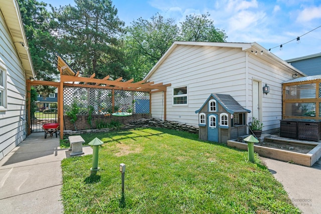 330 N Country Club Dr, Addison, IL 60101 - view of green lawn featuring a storage unit and a pergola