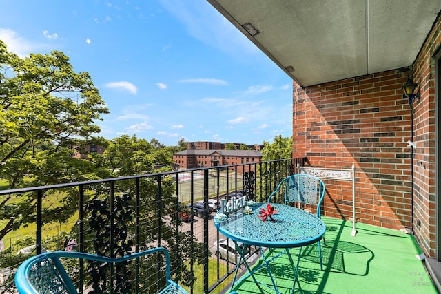 9346 Landings Ln Unit 303, Des Plaines, IL 60016 - photo 2