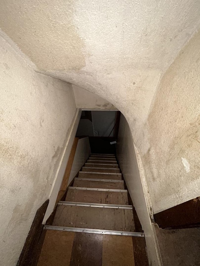 8427 S Peoria St, Chicago, IL 60620 - view of staircase