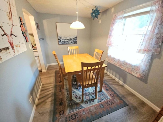 855 Village Quarter Rd Unit C, West Dundee, IL 60118 - dining room with baseboards