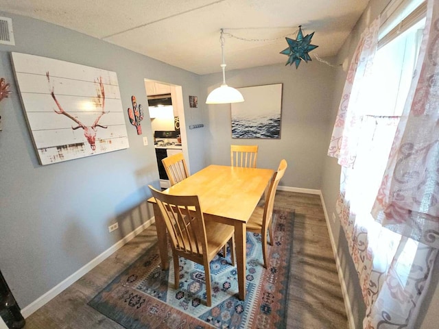 855 Village Quarter Rd Unit C, West Dundee, IL 60118 - dining room with baseboards