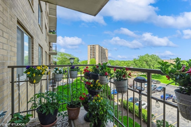 7033 N Kedzie Ave Unit 512, Chicago, IL 60645 - view of balcony
