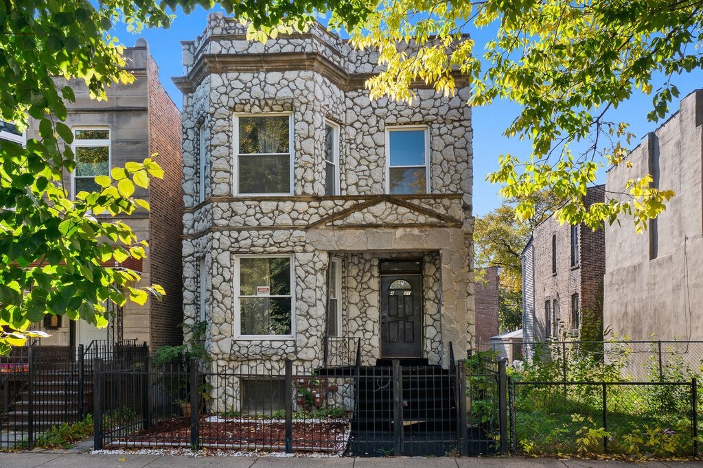 4321 W Maypole Ave, Chicago, IL 60624 - photo 1