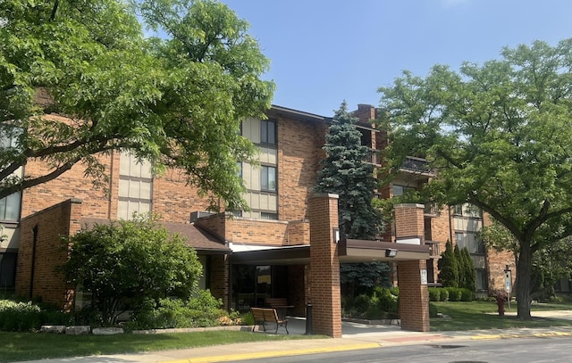 77 Lake Hinsdale Dr Unit 207, Willowbrook, IL 60527 - view of building exterior