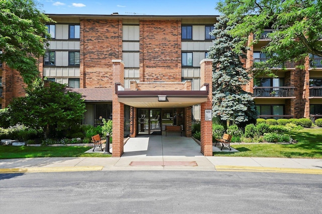 77 Lake Hinsdale Dr Unit 207, Willowbrook, IL 60527 - view of apartment building / complex