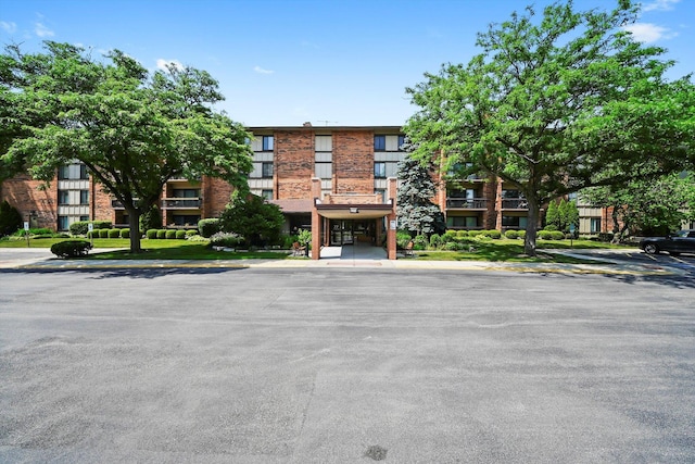 77 Lake Hinsdale Dr Unit 207, Willowbrook, IL 60527 - view of apartment building / complex with uncovered parking