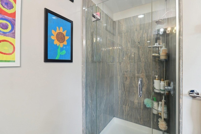 644 N Franklin Ave, Palatine, IL 60067 - full bath with a shower stall