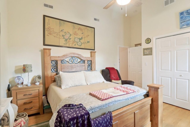 644 N Franklin Ave, Palatine, IL 60067 - bedroom featuring light wood-style floors and ceiling fan