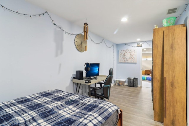644 N Franklin Ave, Palatine, IL 60067 - bedroom featuring light wood-style floors and recessed lighting