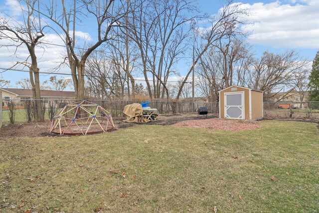 644 N Franklin Ave, Palatine, IL 60067 - fenced backyard with a shed