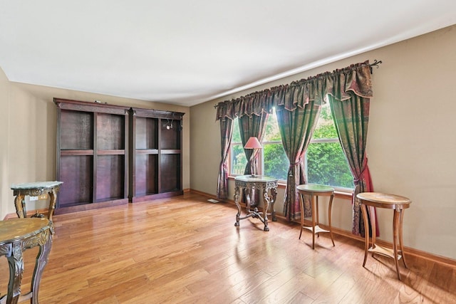 561 Ryegrass Trl, Aurora, IL 60504 - living area with wood finished floors and baseboards