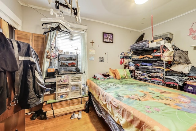 4444 N Spaulding Ave, Chicago, IL 60625 - bedroom featuring wood finished floors and crown molding