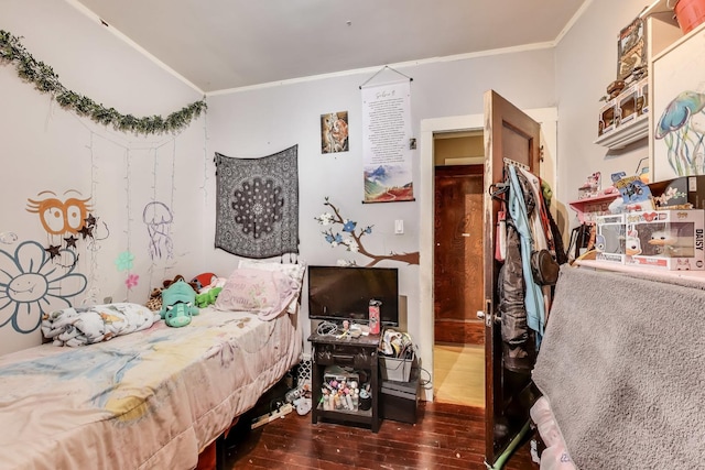 4444 N Spaulding Ave, Chicago, IL 60625 - bedroom featuring dark wood finished floors and crown molding