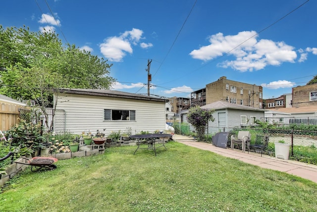 4444 N Spaulding Ave, Chicago, IL 60625 - view of fenced yard
