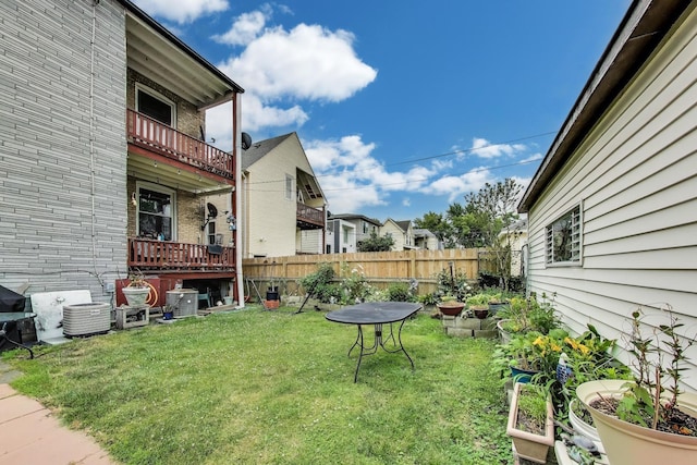 4444 N Spaulding Ave, Chicago, IL 60625 - view of yard with a garden
