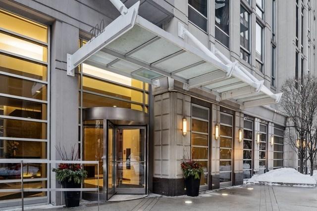 700 N Larrabee St Unit 1111, Chicago, IL 60654 - entrance to property