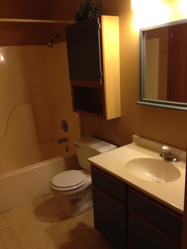 4305 W Shamrock Ln Unit 2F, Mchenry, IL 60050 - bathroom featuring vanity and shower / bath combination