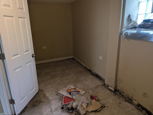 7017 S Hermitage Ave, Chicago, IL 60636 - unfurnished room with baseboards