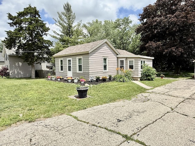 423 Maple St, Marengo, IL 60152 - photo 2
