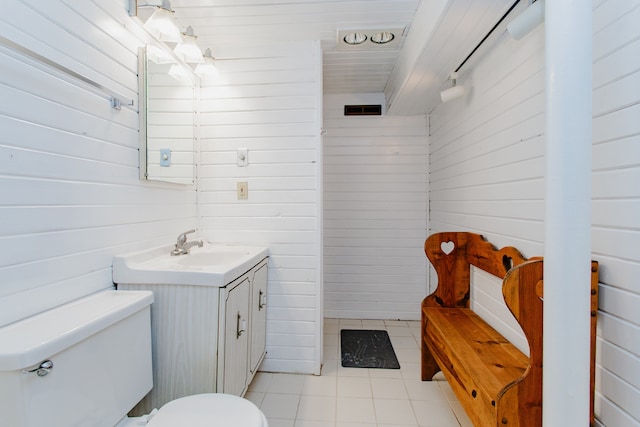 6444 N Oketo Ave, Chicago, IL 60631 - bathroom featuring vanity and tile patterned floors