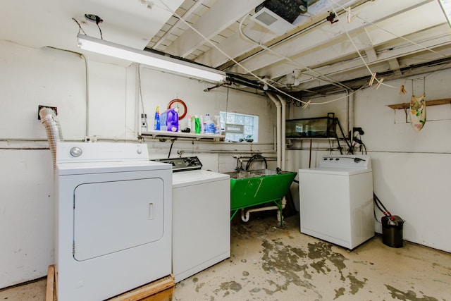 6444 N Oketo Ave, Chicago, IL 60631 - washroom featuring independent washer and dryer