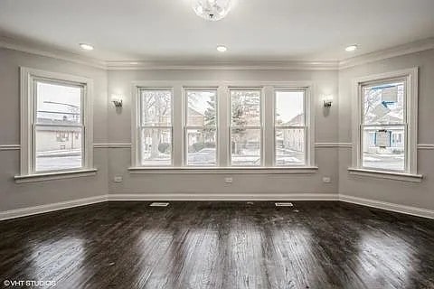 8504 S Essex Ave, Chicago, IL 60617 - photo 3