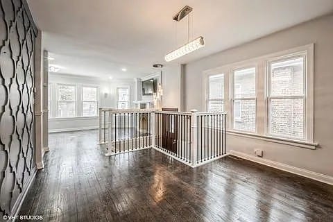 8504 S Essex Ave, Chicago, IL 60617 - photo 4