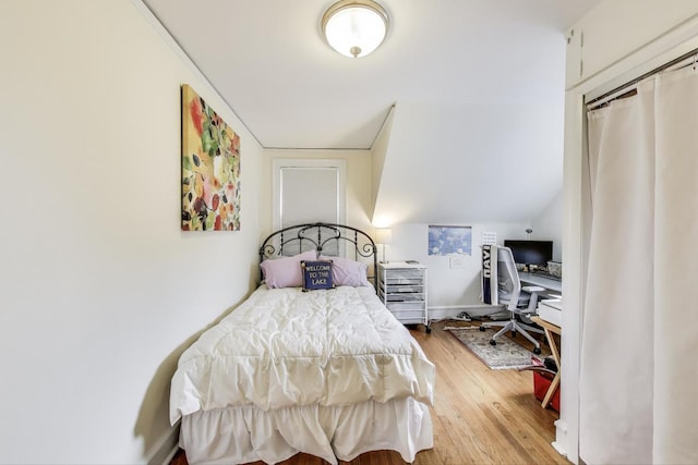 1314 Saint Johns Ave, Highland Park, IL 60035 - bedroom featuring light wood-style flooring and a desk
