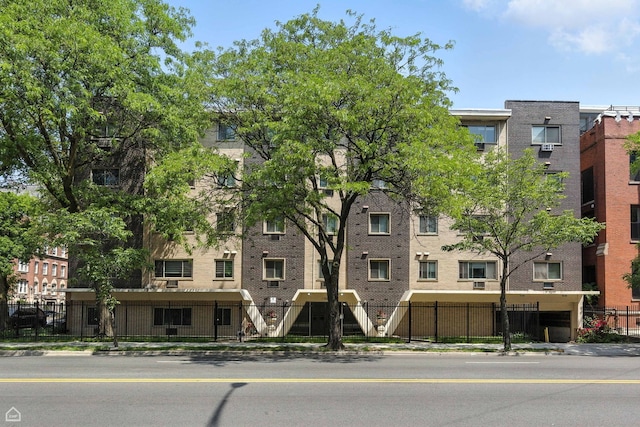 1060 W Hollywood Ave Unit 405, Chicago, IL 60660 - photo 1