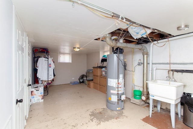 8322 Laporte Ave, Burbank, IL 60459 - basement featuring gas water heater