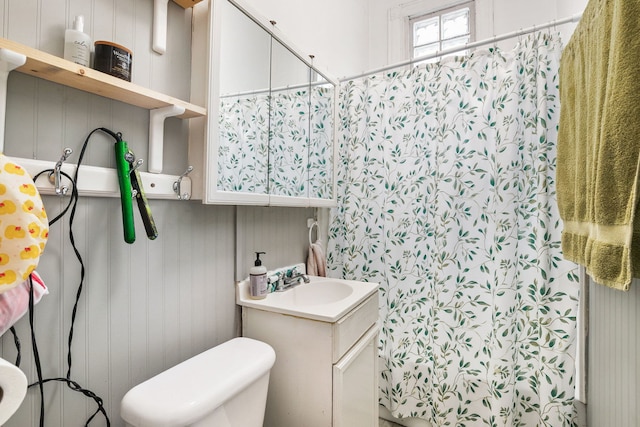 1624 N Oakley Ave, Chicago, IL 60647 - bathroom featuring vanity and a shower with curtain