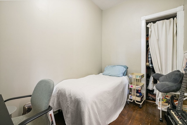 1624 N Oakley Ave, Chicago, IL 60647 - bedroom featuring wood finished floors