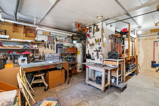 1624 N Oakley Ave, Chicago, IL 60647 - garage with a workshop area and gas water heater
