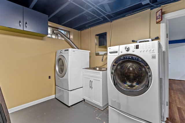 15 E Fairview St, Arlington Heights, IL 60005 - washroom featuring washer and clothes dryer and a sink