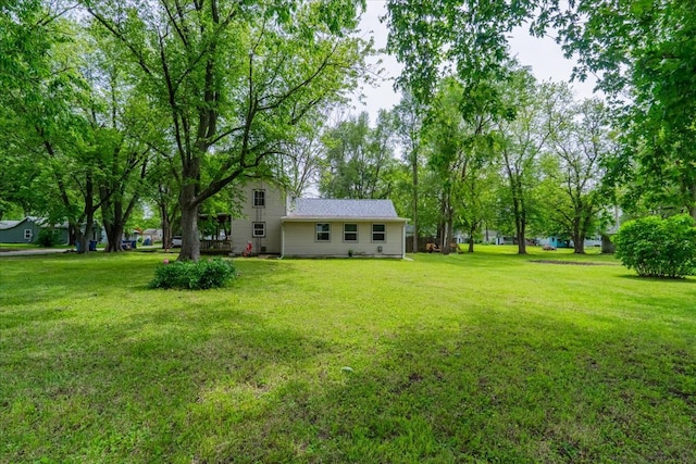 323 N 2nd Ave, Chenoa, IL 61726 - view of green lawn